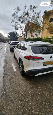 מודעת רכב טויוטה קורולה קרוס