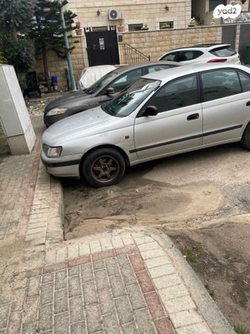 טויוטה קרינה