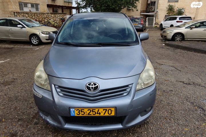 מודעת רכב טויוטה ורסו