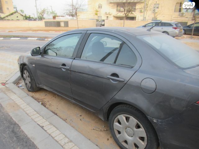 מיצובישי לנסר