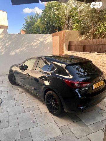 מודעת רכב מאזדה 3