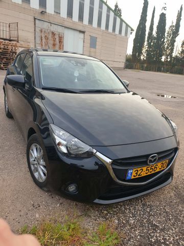 מודעת רכב מאזדה 2