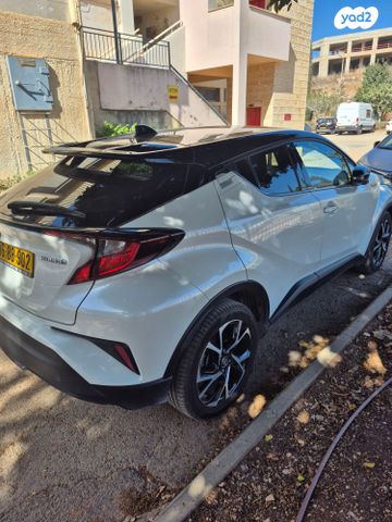 מודעת רכב טויוטה C-HR