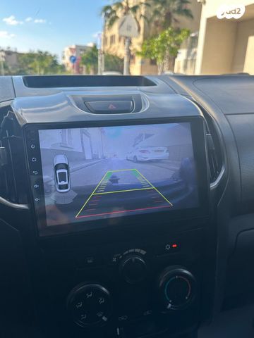 איסוזו די-מקס