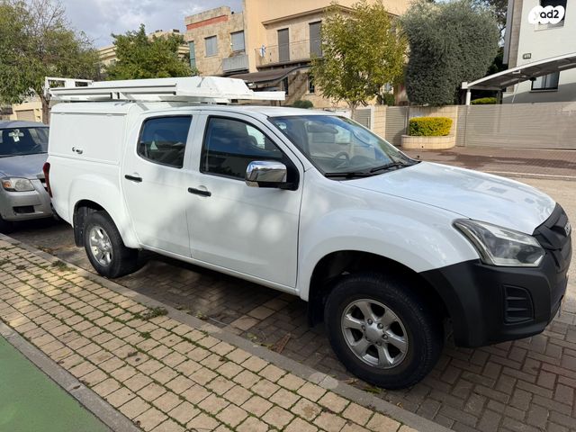 איסוזו די-מקס