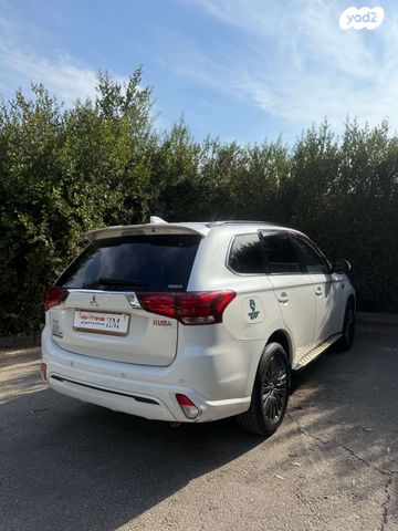 מיצובישי אאוטלנדר