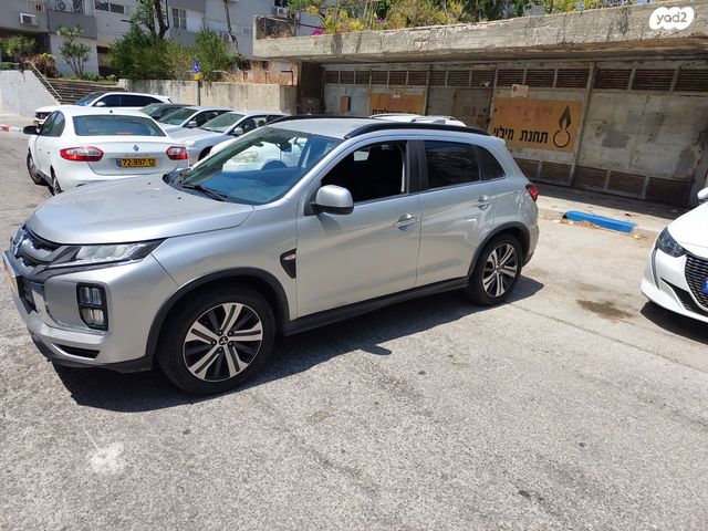 מודעת רכב מיצובישי ASX