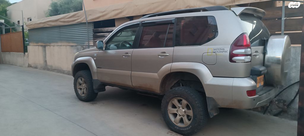 טויוטה לנד קרוזר
