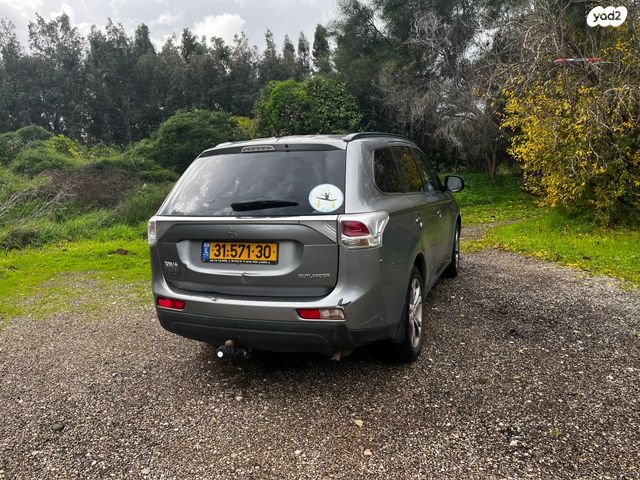 מיצובישי אאוטלנדר