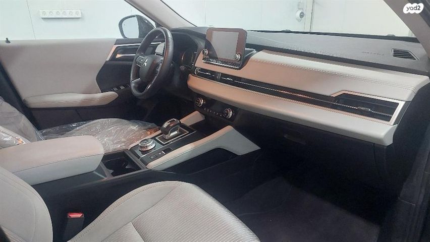 מיצובישי אאוטלנדר