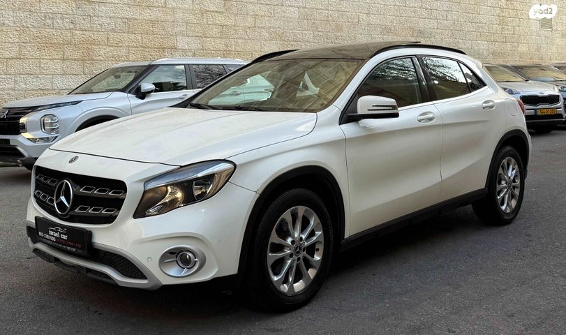 מרצדס-בנץ GLA