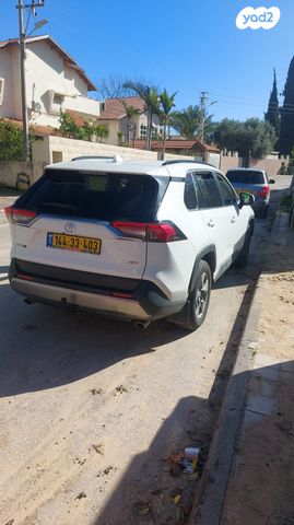 טויוטה RAV4