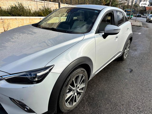 מודעת רכב מאזדה CX-3