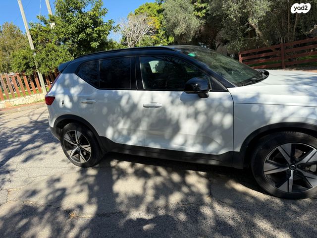 וולוו XC40