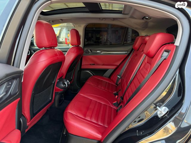 אלפא רומיאו סטלביו