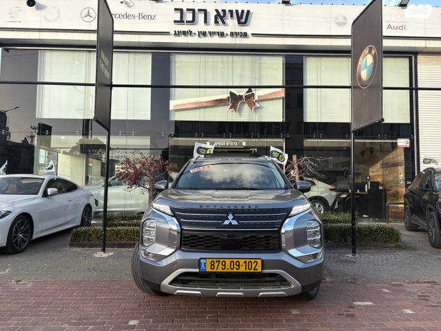 מיצובישי אאוטלנדר