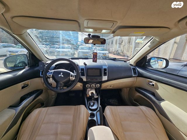 מיצובישי אאוטלנדר