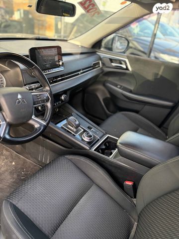 מיצובישי אאוטלנדר