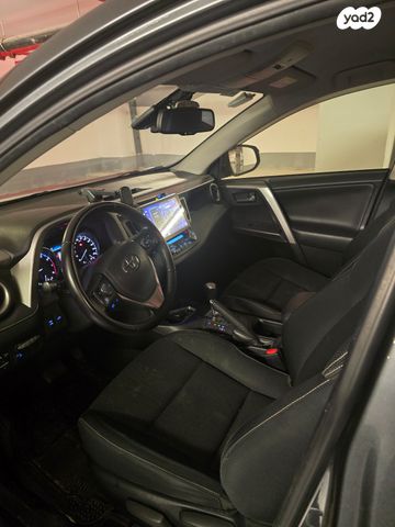 טויוטה RAV4
