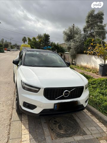 מודעת רכב וולוו XC40