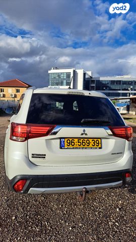 מיצובישי אאוטלנדר