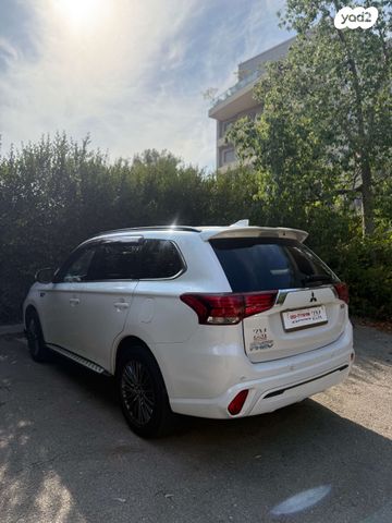 מיצובישי אאוטלנדר