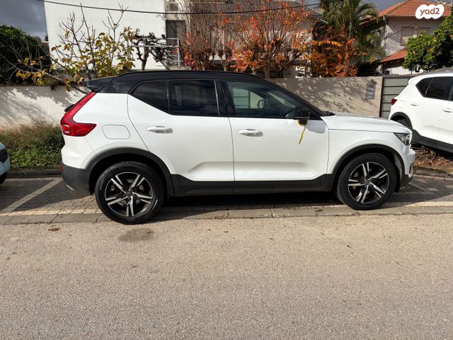 וולוו XC40