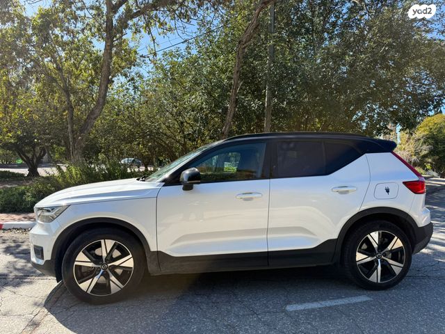 מודעת רכב וולוו XC40