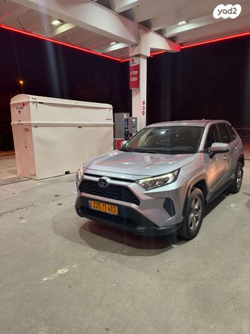 טויוטה RAV4