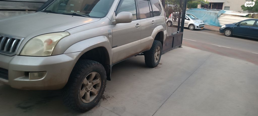 טויוטה לנד קרוזר