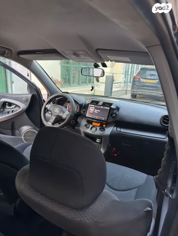 טויוטה RAV4