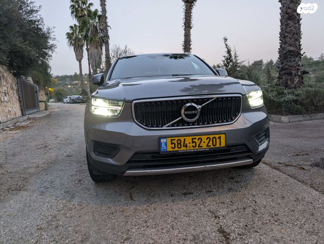 וולוו XC40