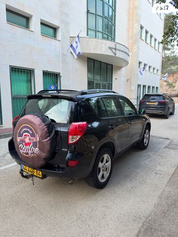 טויוטה RAV4