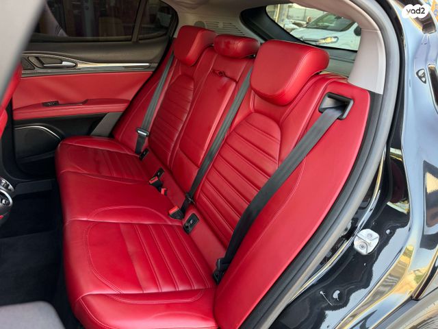 אלפא רומיאו סטלביו