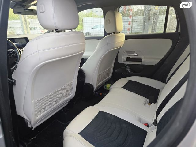 מרצדס-בנץ GLA