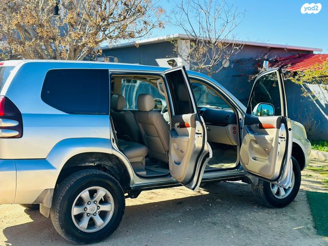 טויוטה לנד קרוזר