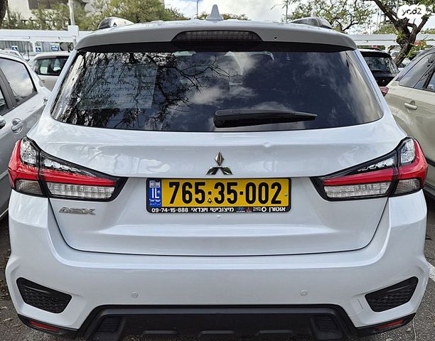 מודעת רכב מיצובישי ASX