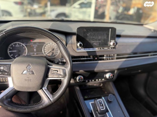 מיצובישי אאוטלנדר