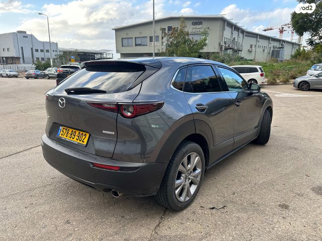 מודעת רכב מאזדה CX-30