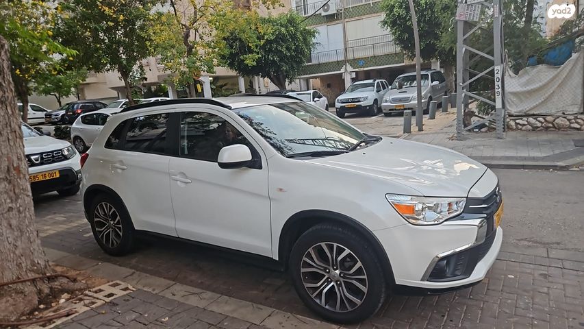 מודעת רכב מיצובישי ASX