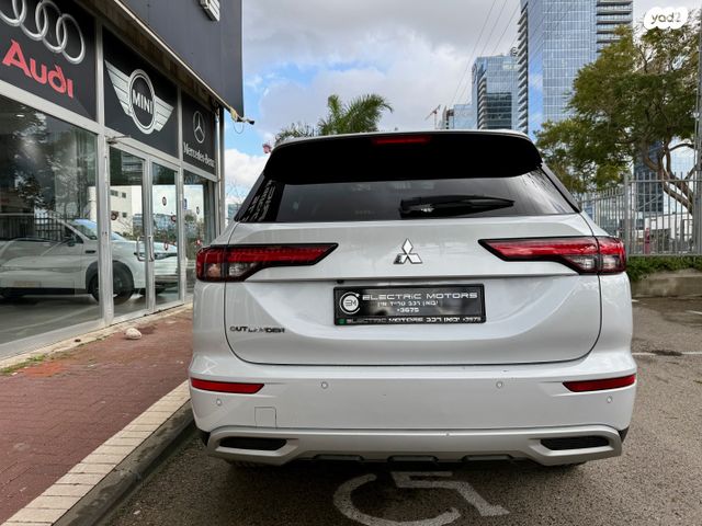 מיצובישי אאוטלנדר