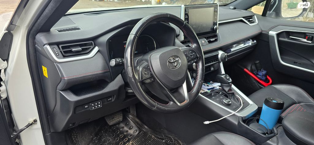 טויוטה RAV4