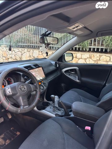 טויוטה RAV4