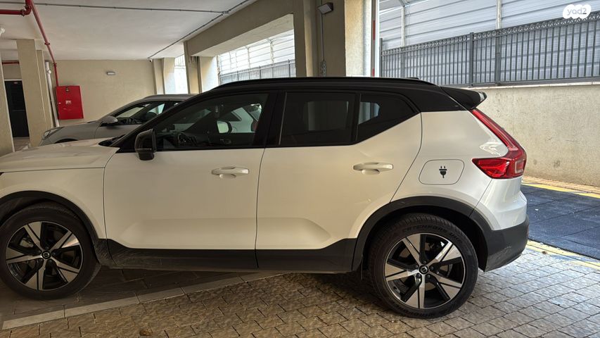 וולוו XC40