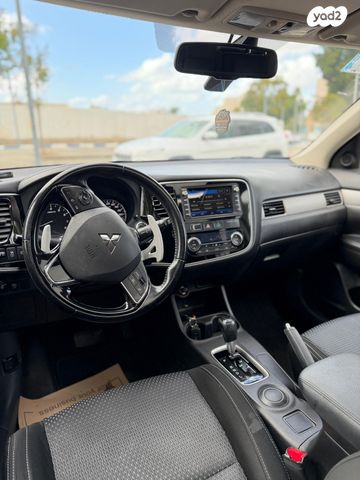 מיצובישי אאוטלנדר