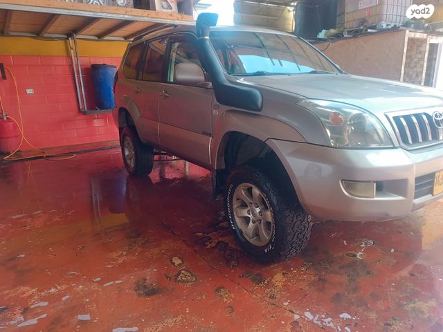 טויוטה לנד קרוזר