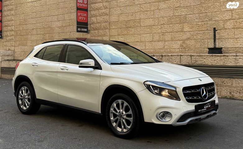 מרצדס-בנץ GLA