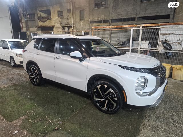 מיצובישי אאוטלנדר