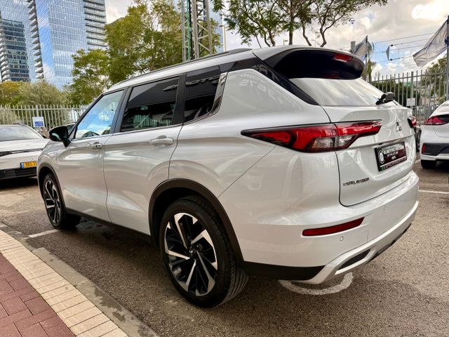 מיצובישי אאוטלנדר