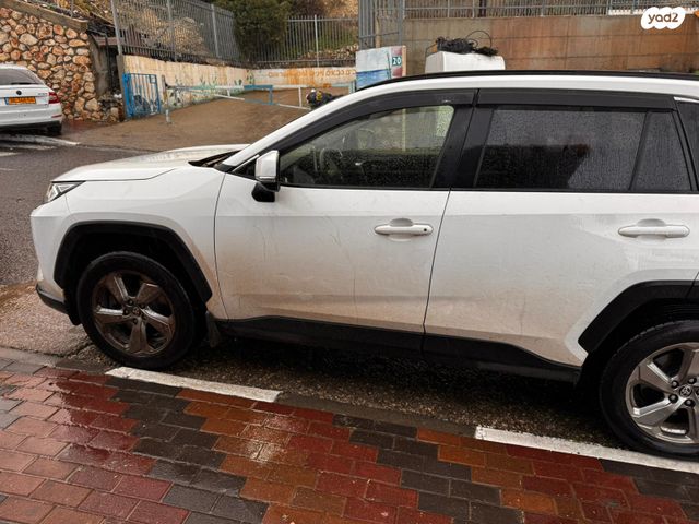 מודעת רכב טויוטה RAV4